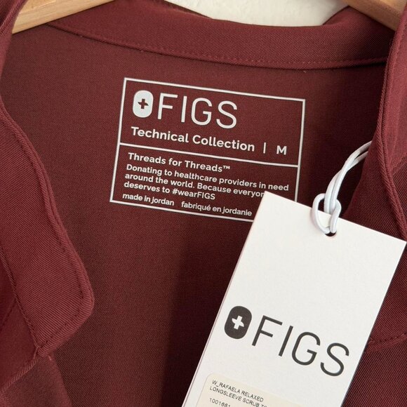 Figs Rafaela Oversized Longsleeve Scrub Top in Walnut, Size Medium - Picture 9 of 11